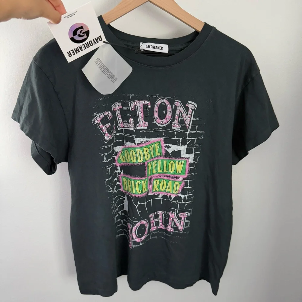 Daydreamer Medium NEW Elton John Goodbye Yellow Brick Road T-Shirt Grey - Picture 3 of 7
